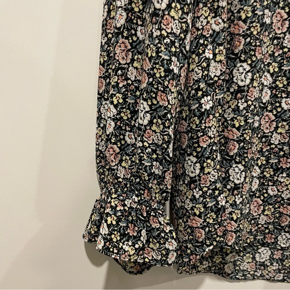 Floral Blouse - Picture 2 of 4